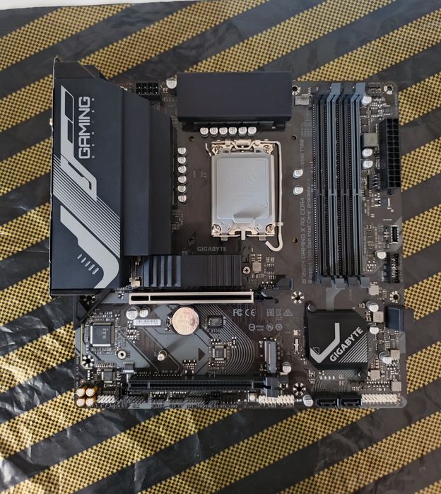 Мат платы B760M Gigabyte LGA1700 DDR4