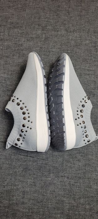 Sneakersi superbi BERNIE MEV NEW YORK!