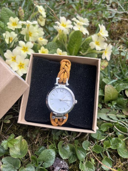 Дамски часовник с каишка от модерна Еко коркова кожа