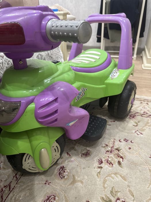 Машинка детская на аккумуляторе