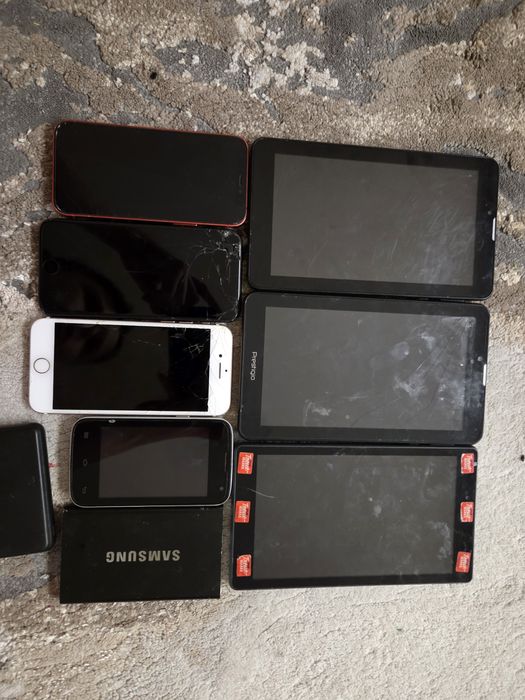 Продавам телефони