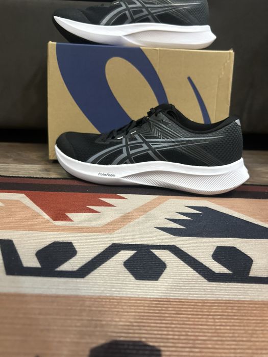 Беговые кроссовки asics hyperspeed 5
