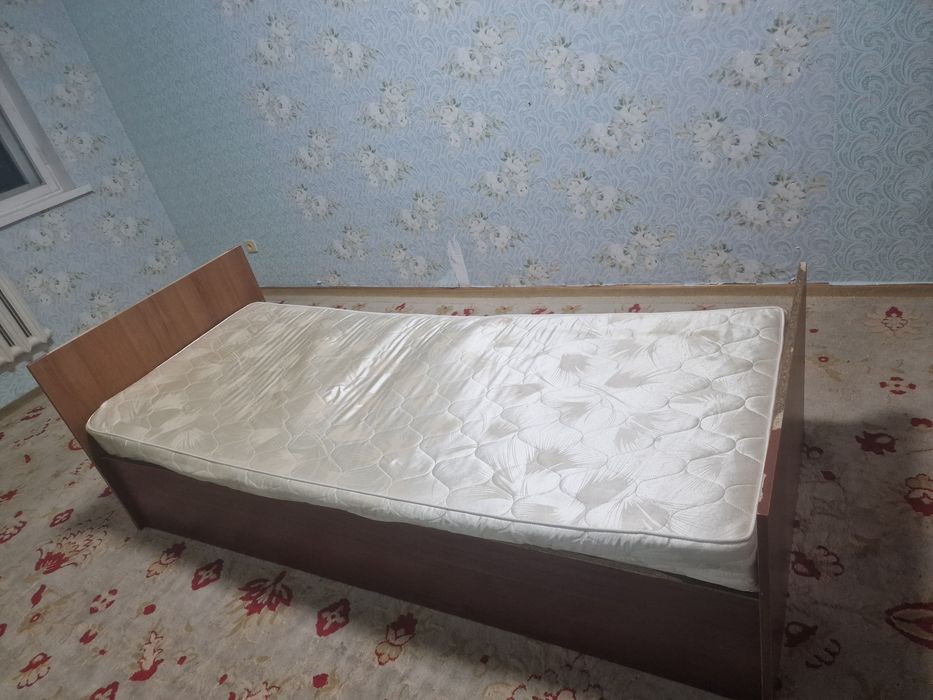 Продам односпальную кровать