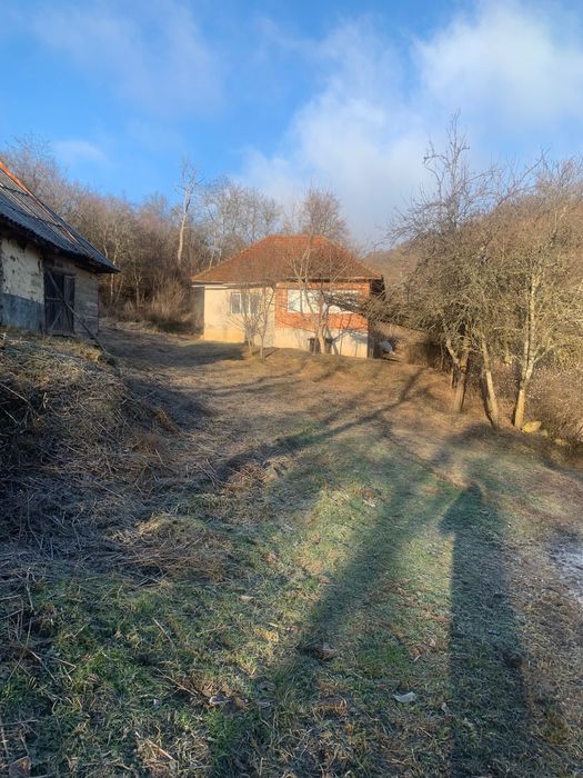 Vand casa si teren Varai