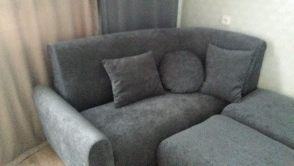 Продам угловой диван.