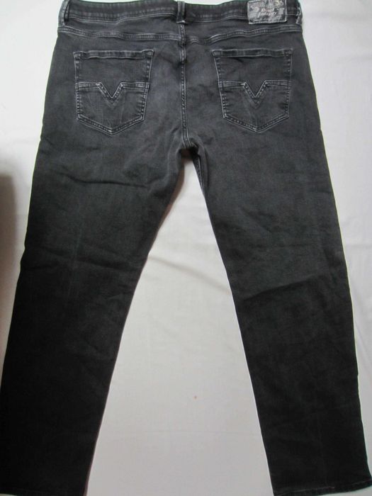 Blugi Diesel LARKEE,W40 L32,Talie=104cm,Lung=107cm,dreapti, ca noi