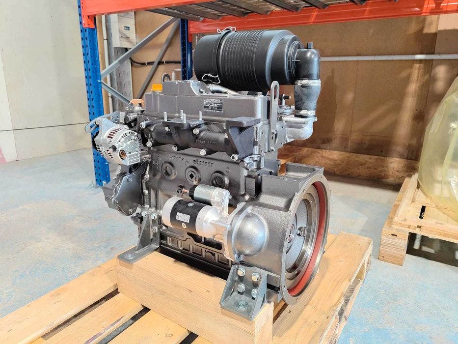 vand motor nou Yanmar 4TNV88