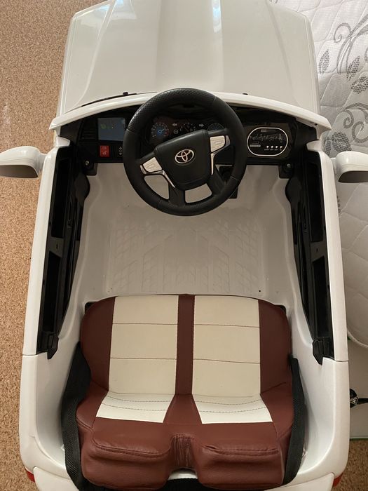 Срочно  детскую  машину  продам