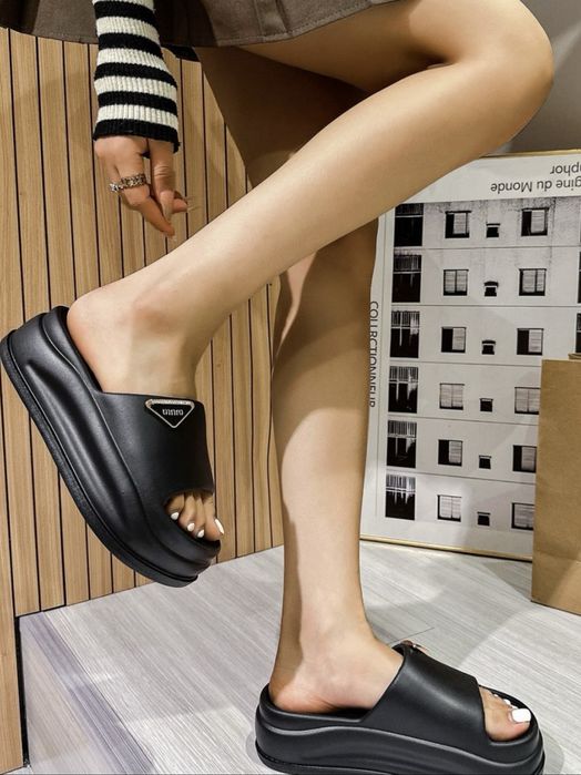 Дамски чехли на платформа