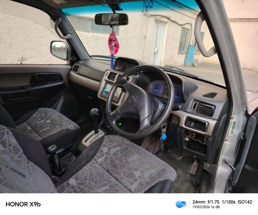 Митсубиси паджеро io