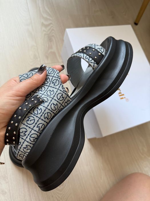 Кожени сандали Massimo Zardi