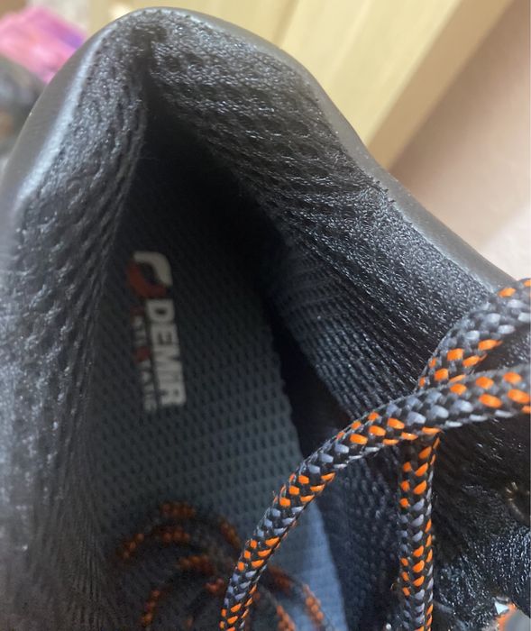 Продам спец обувь новый