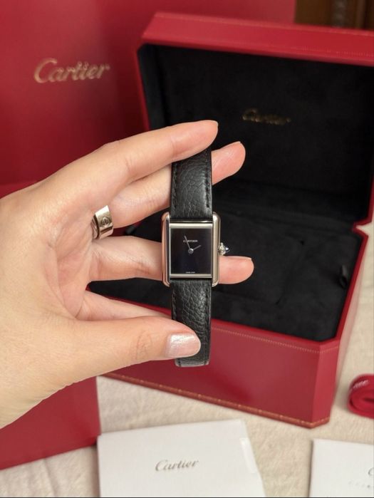Часы Cartier Tank