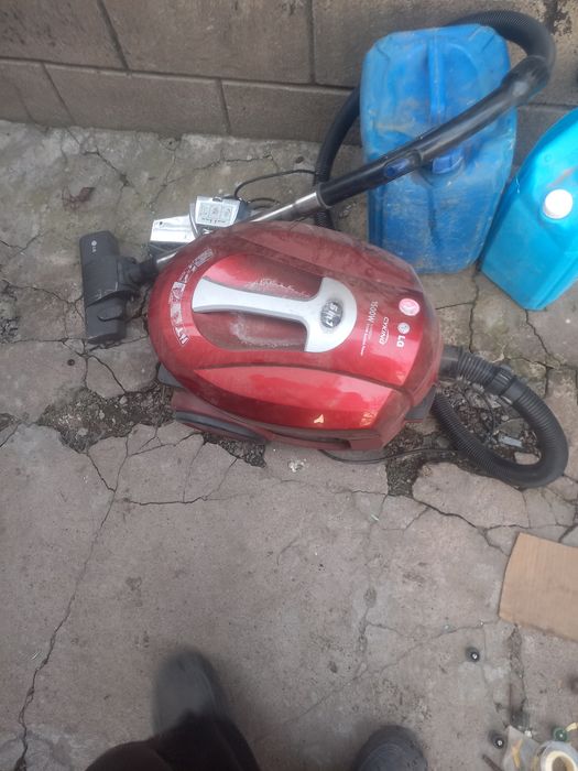 Продам пылесос  рабочий