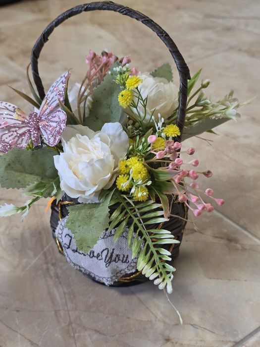 Цветни декоративни кашпи