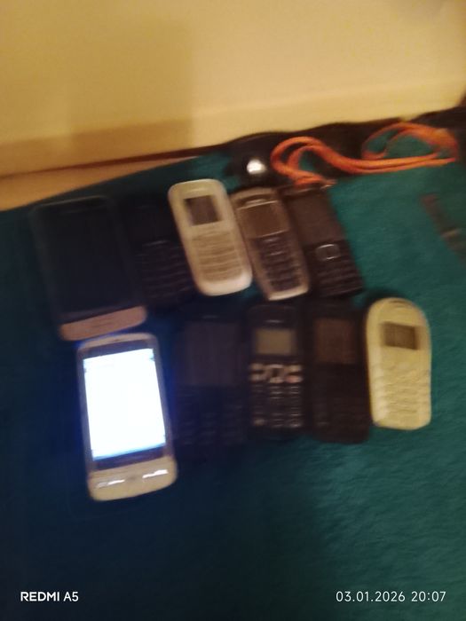 Продам телефоны старые