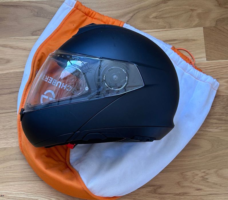 Мото каска черен мат 55 размер Schuberth C4 flip up black ma