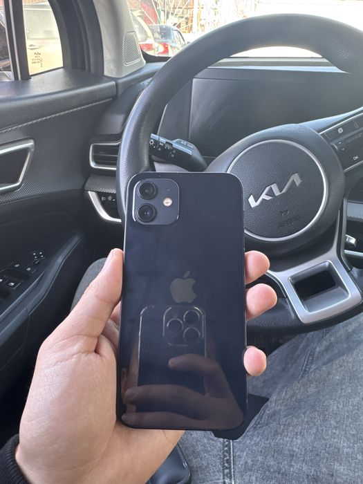 Продам iPhone 12