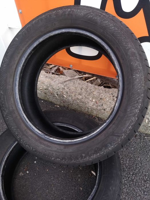 2бр 215/55/17 GOODYEAR 7мм грайфер дот:20г ***
