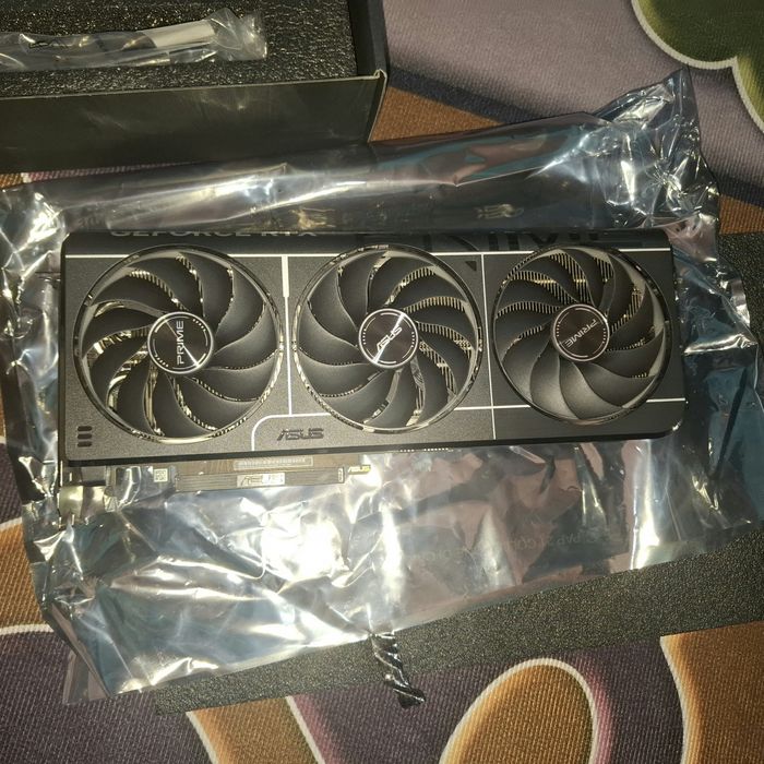 Видеокарта ASUS GeForce RTX 5070 PRIME OC