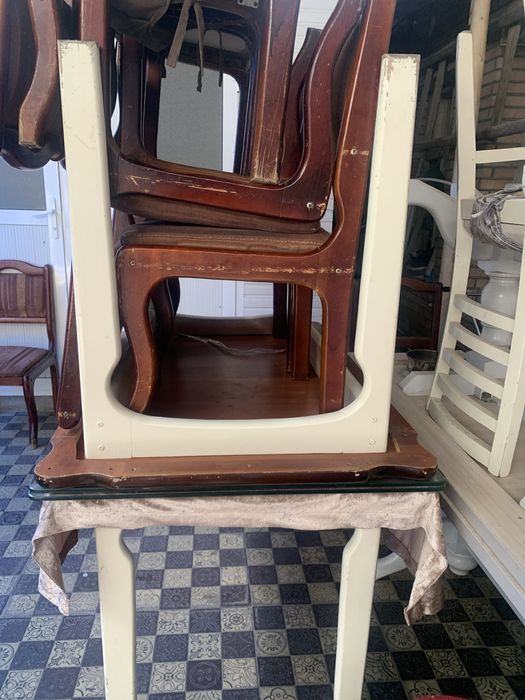 Продаётся столь стулья и диваны для ресторанов и кафе