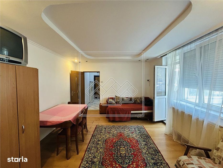 Ap cu 2 camere, balcon - Zona Cedonia