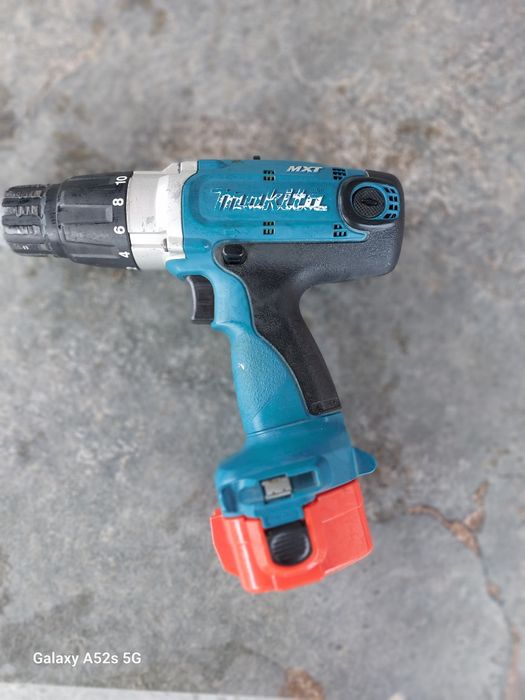 Bormasina cu percutie Makita