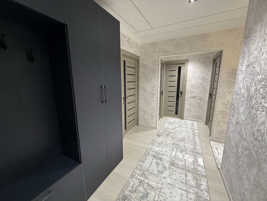 Продаю 4-комнатную квартиру