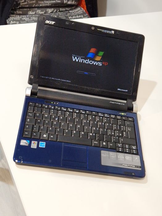 Laptop Acer cu Windows XP perfect funcțional