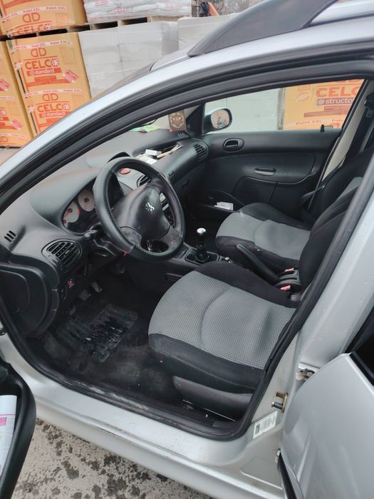 Vand Peugeot 206  sw
An de fabricatie 2004. Pret: 600sw0
Motor 1.4 ben