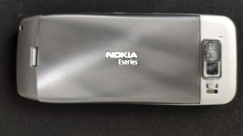 Нокиа Е52 продается