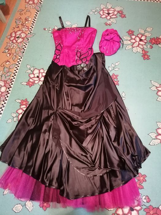 Абитуриентски рокли