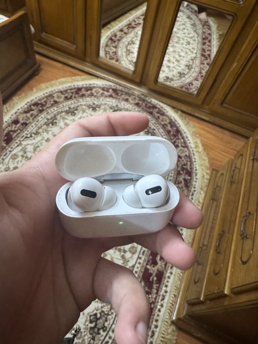 Airpods 1 pro intr o stare foarte buna
