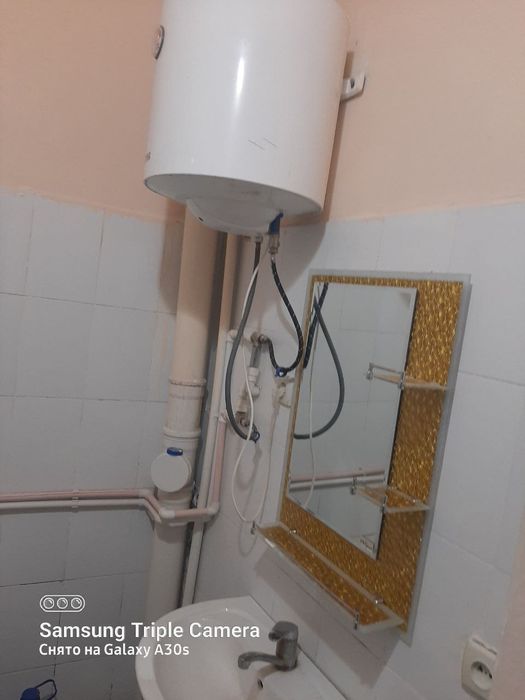 Qarshi shahar aeroport tarafda podvalga ega 2-xonali uy sotiladi.