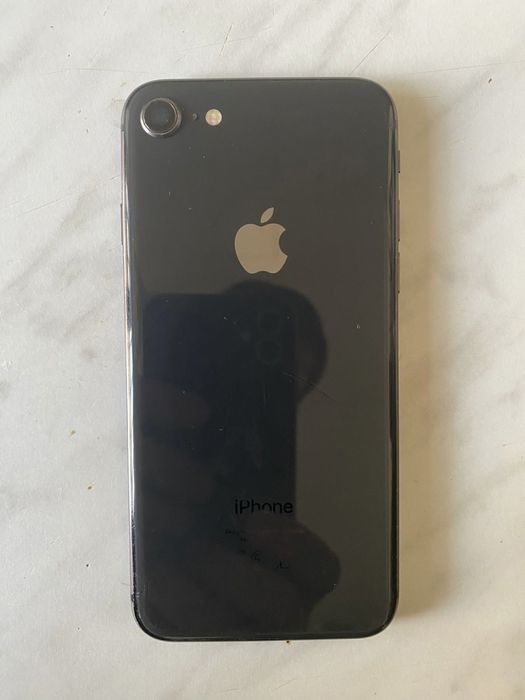 iphone 8  64  гб БЕЗ РЕМОНТА