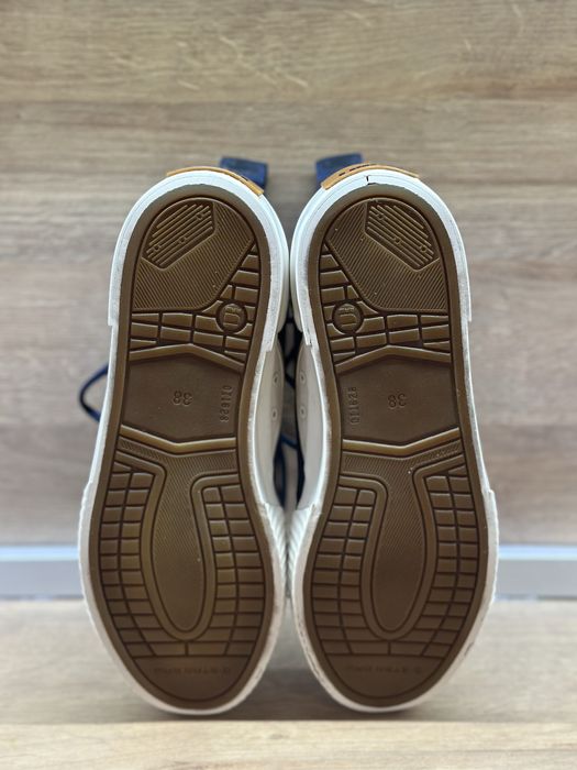 Продават се женски кецове/ сникърси/ обувки G-Star в размер 38 EU