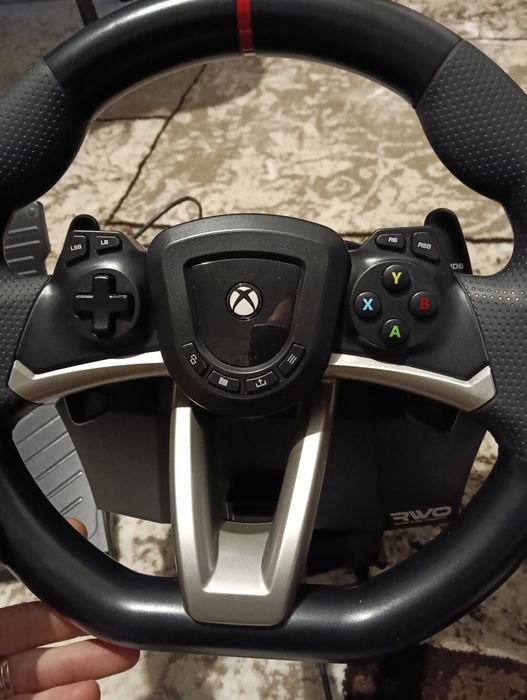 Vând volan gaming Hori