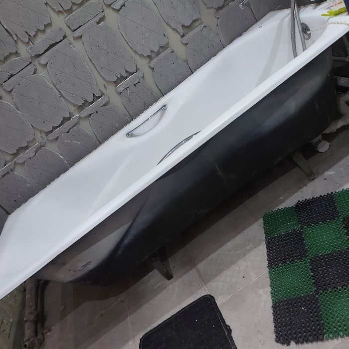 Продам чугунную ванну