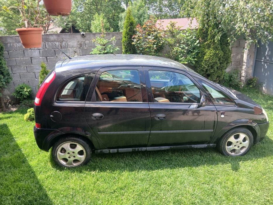 Vind  mașina   Opel  meriva