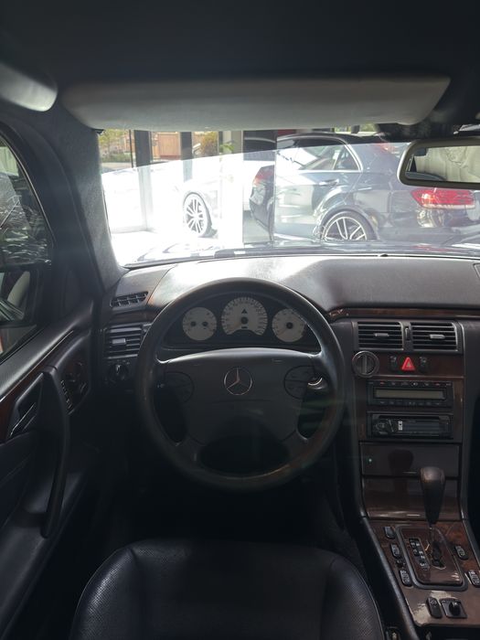 Mercedes Benz W210