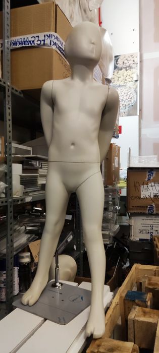 Дамски/мъжки/детски манекени