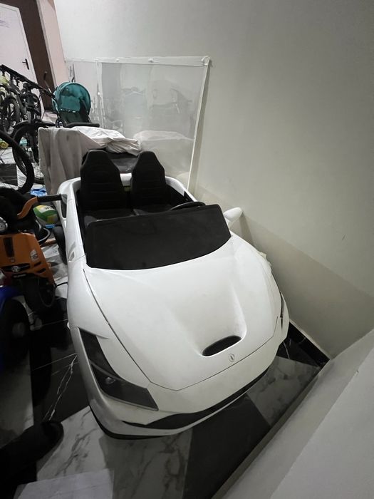 Продам машину Ferrari