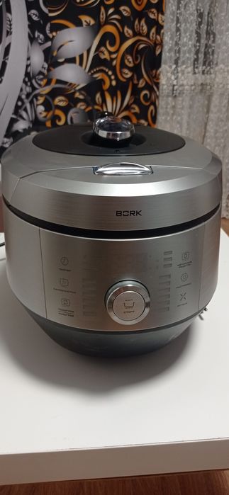 Продам мультиварку BORK U800