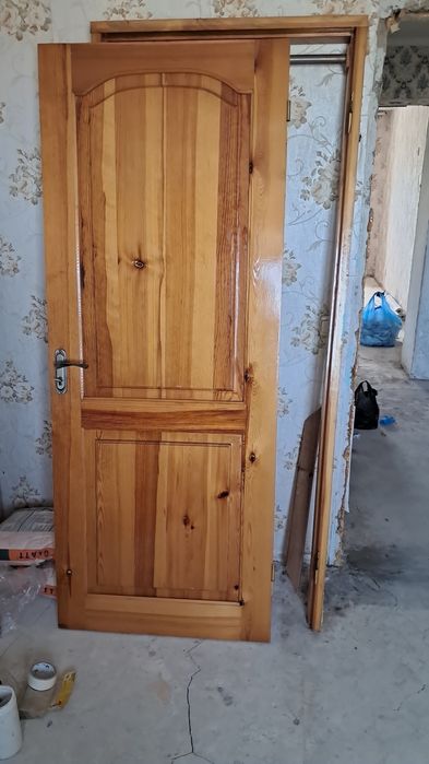 Продам входной дверь деревянный