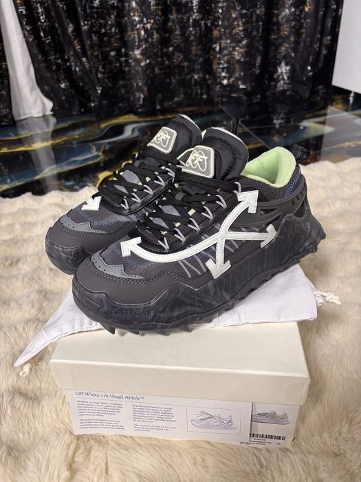 Adidasi Off Withe 1000