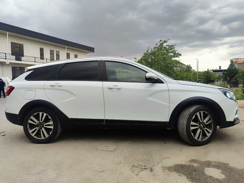 LADA vesta sw cross