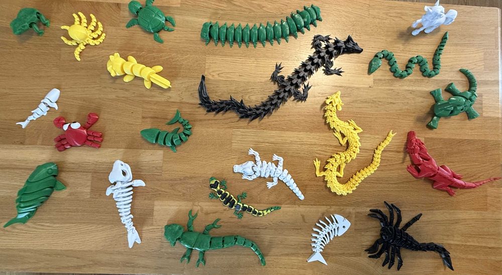 Vand Jucarii Articulate NOI Diverse Modele Ideale Pentru Copii sau Colectionari