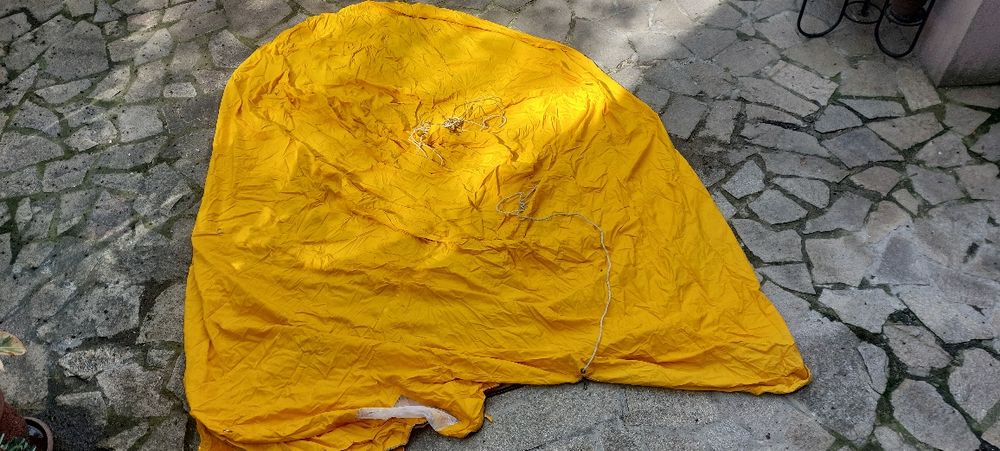 Продавам двуместна запазена палатка