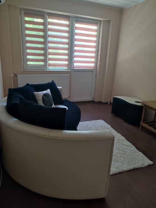 Inchiriez apartament cu 3 camere