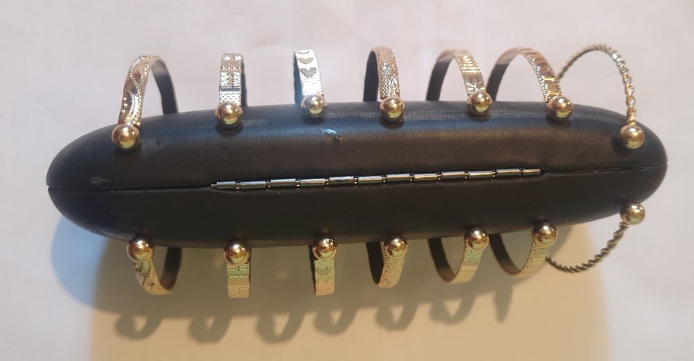 Bratari aurite cu model